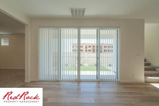 Photo - Beautiful 4 bedrooms & 2.5 bathrooms Townh...