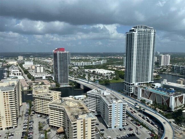 Building Photo - 1830 S Ocean Dr Unit 3407 Rental