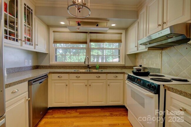 Photo - 6412 Tomahawk Ln