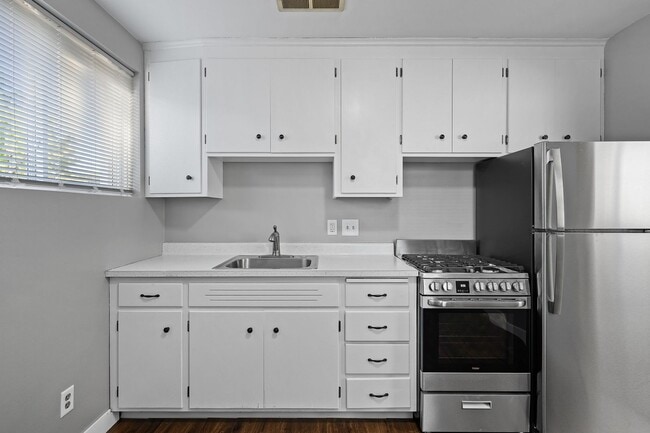 Photo - Spacious 1/BR/1 Bath Available Now! Unit 1