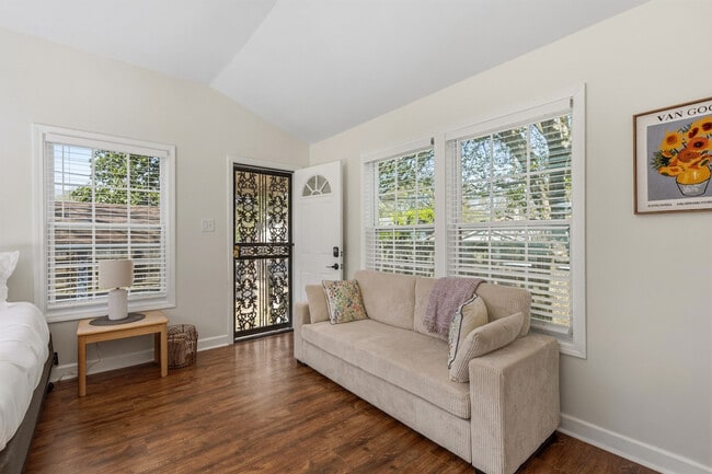 Photo - 725 Holly St Unit SI ID1608468P