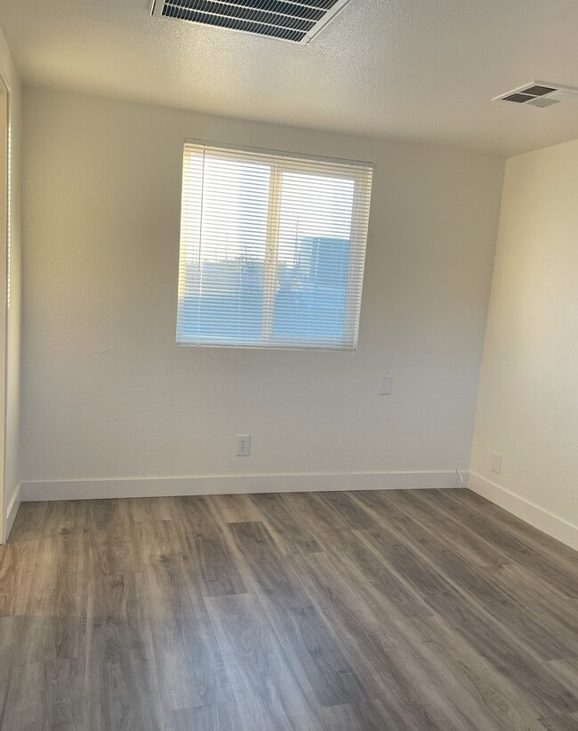 Photo - 2157 Carroll St