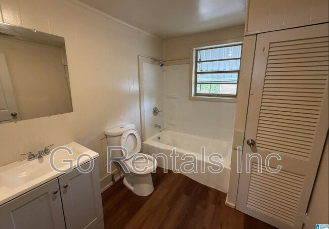 Photo - 2212 20th St N