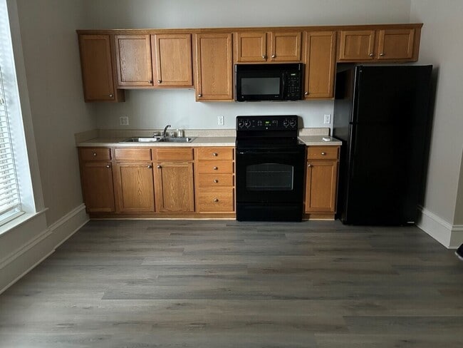 Photo - 200 E 9th St Unit 4