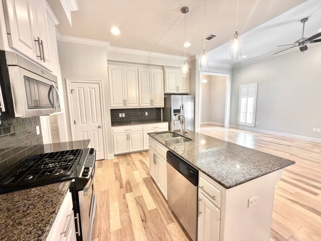 Building Photo - 7704 Ibiza Dr