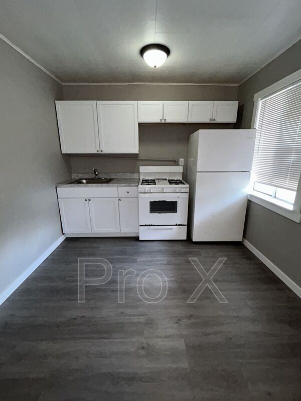 2379 Locust Rd