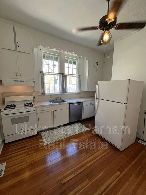 Photo - 1310 Stark Ave Unit B