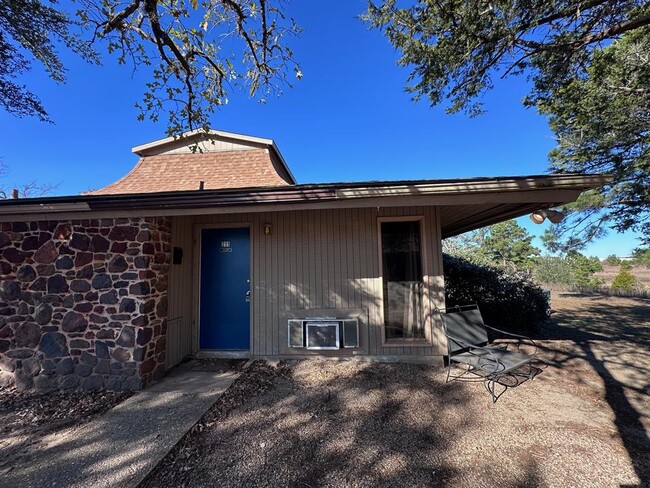 Building Photo - 126 Conference Dr Unit 211