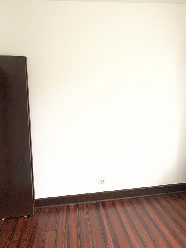 West Bedroom - 4922 N Kedzie Ave Unit W3