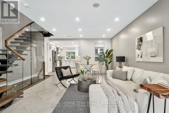 Photo - 16 FIRST AVENUE