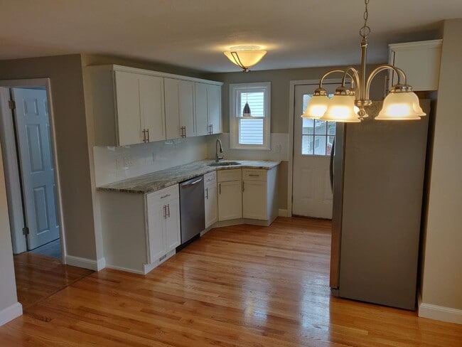 Building Photo - 5 Bedroom Home for Rent in Sixteen Acres