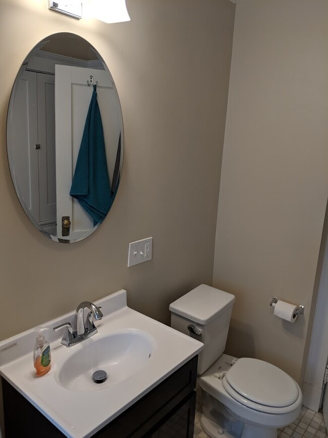 Building Photo - 12 Westbourne Rd Unit 1 Rental