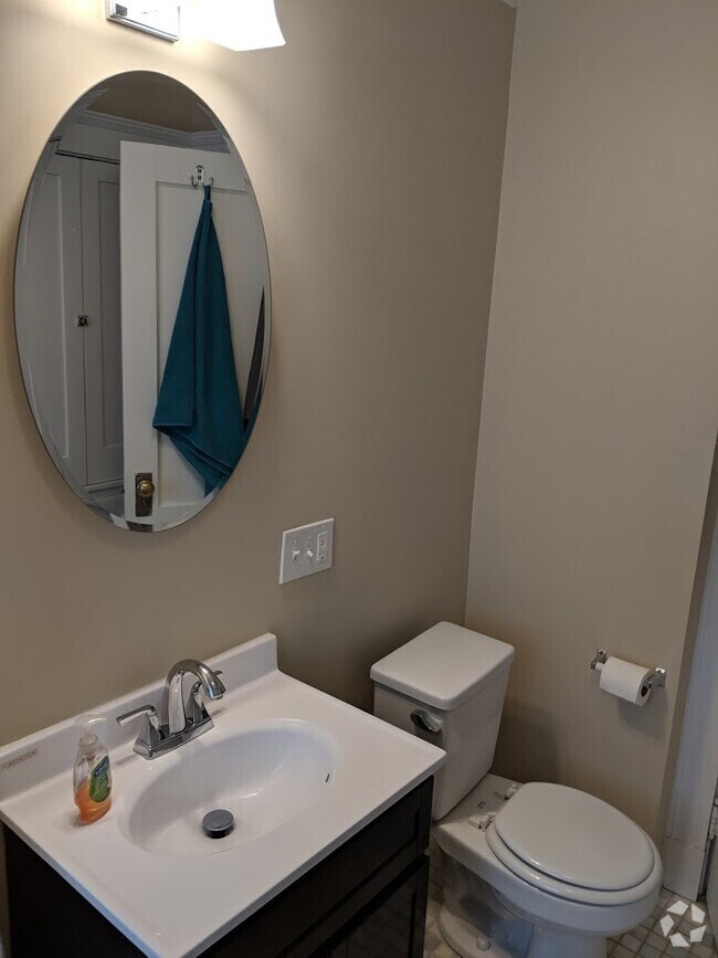 Building Photo - 12 Westbourne Rd Unit 1 Rental
