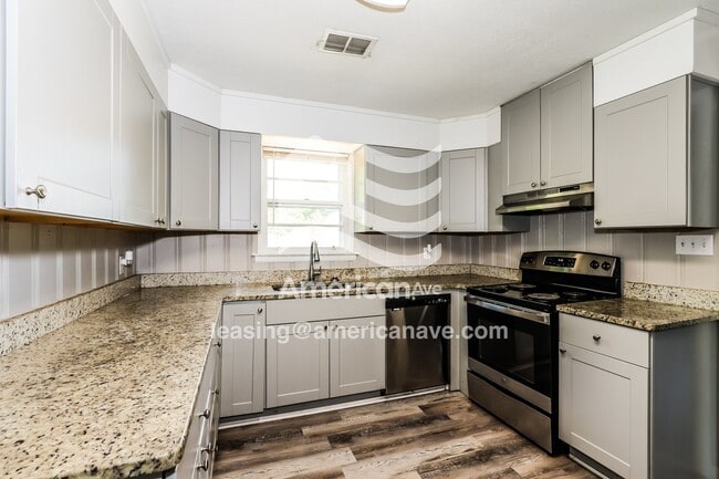 Photo - 308 Butler St