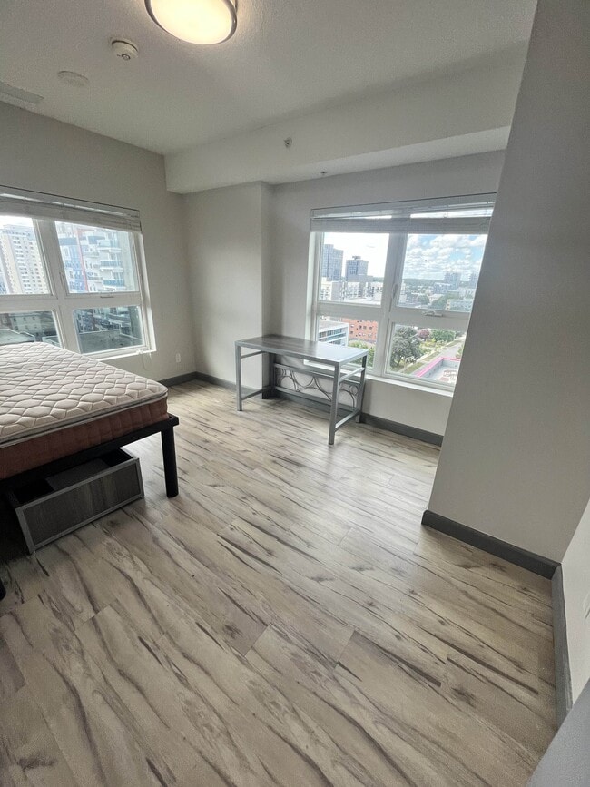 Photo - 258A-258A Sunview St