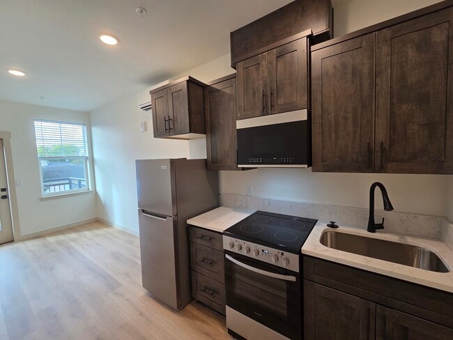 Kitchen - 478 S Main St