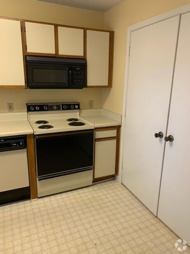 Building Photo - 1 Bedroom/1 Bath condo on 3rd Floor in Myr...