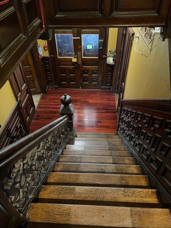 Entrance - 201 W 3rd St Unit D