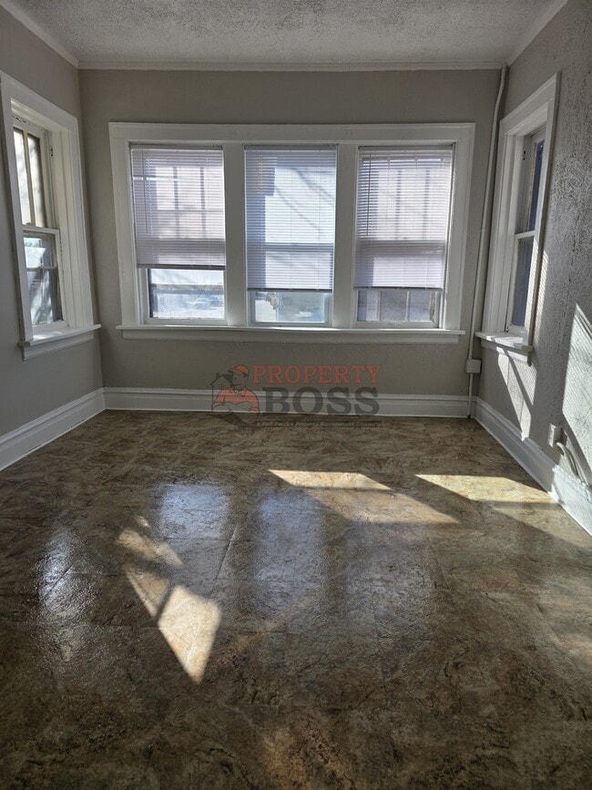 Photo - 1086 Harrison Blvd