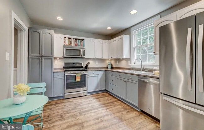 Photo - 430 E Pennsylvania Ave