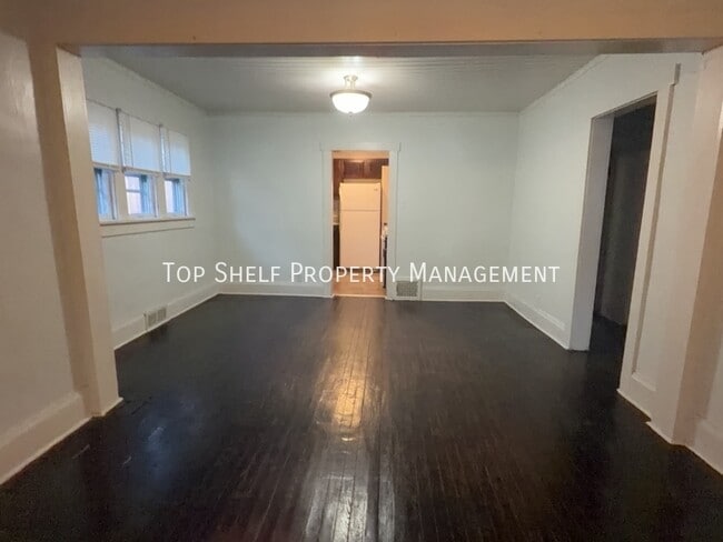 Photo - 718 25th St