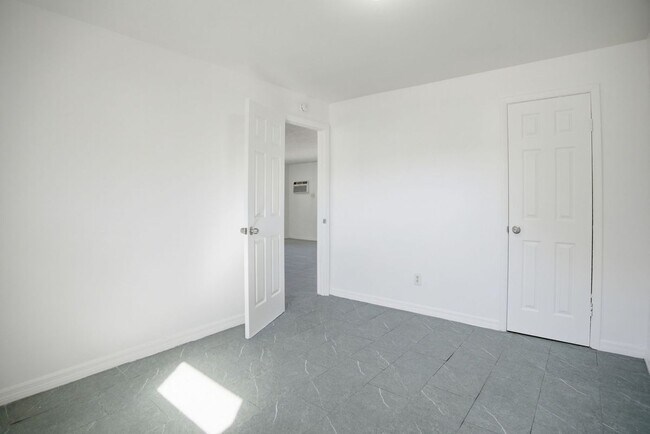 Photo - 907 N 20th St Unit B