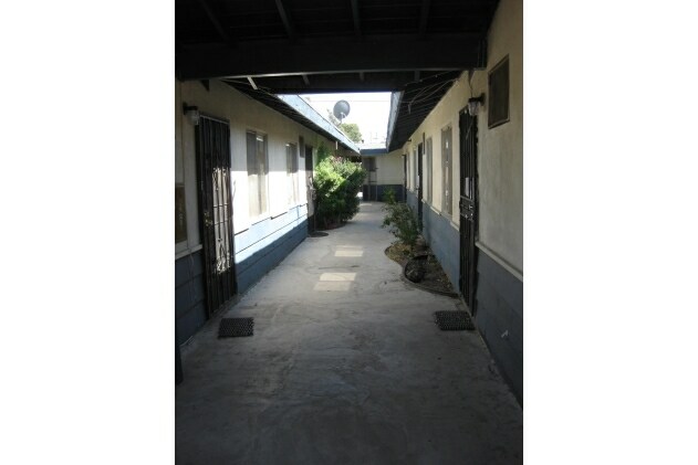 Photo - 342 E Lancaster Blvd