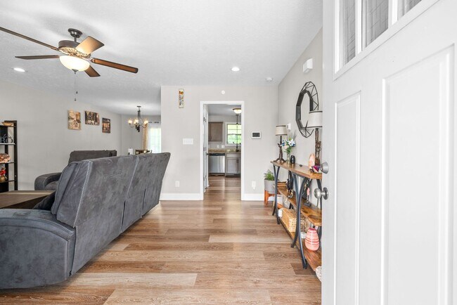 Photo - 177 Bonnell Dr