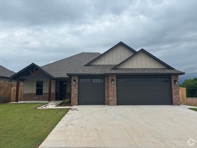 Building Photo - Wonderful 4 Bed 2 Bath Home in Norman