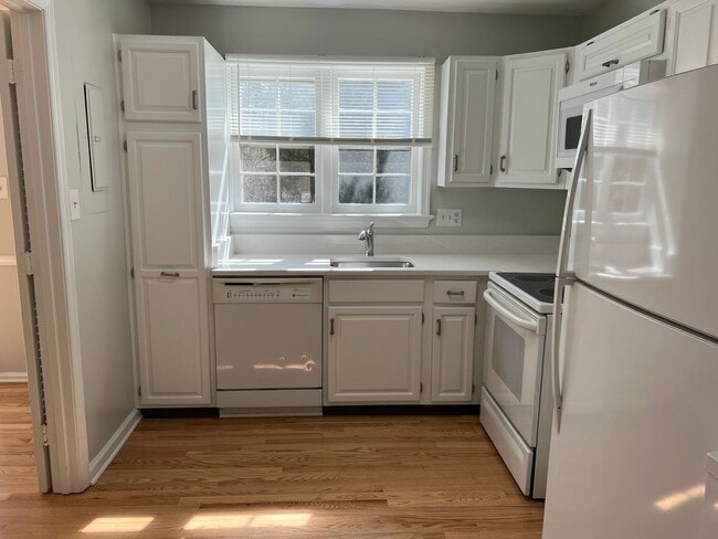 Photo - Well Appointed  and Updated Townhome in Downtown Bethesda