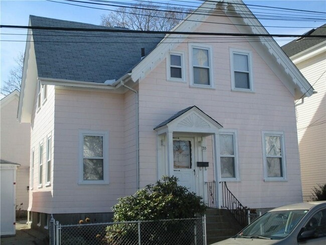 Building Photo - 37-37 Mary Ave Unit 2