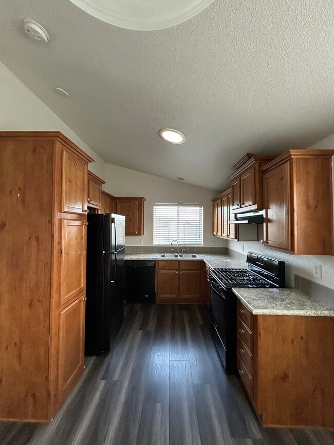 Kitchen Area - Garden West Estates (55+ Senior)