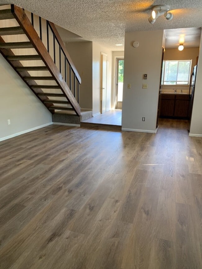 Photo - 1925 Ross Ct Unidad Apt A