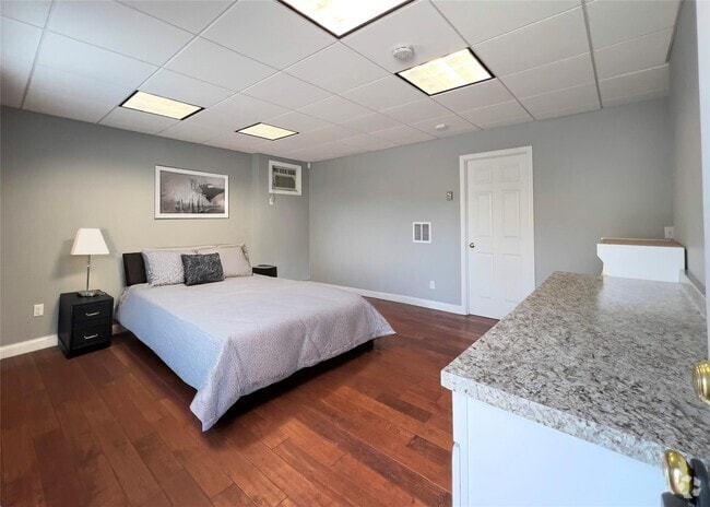 Building Photo - 11 Clark Pl Unit 2W Rental
