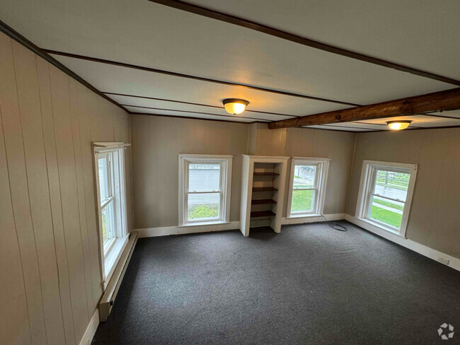 Building Photo - 55 Columbia St Unit 2R Rental