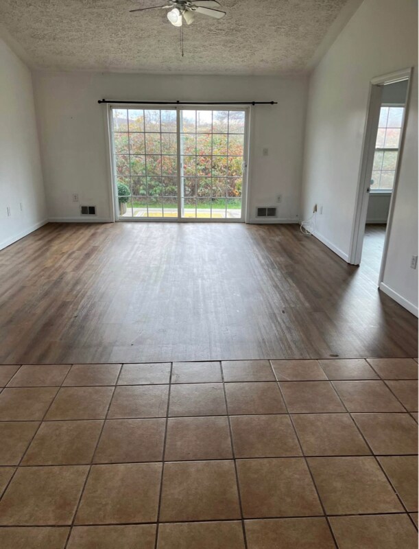 Photo - 107 Ellistown Rd