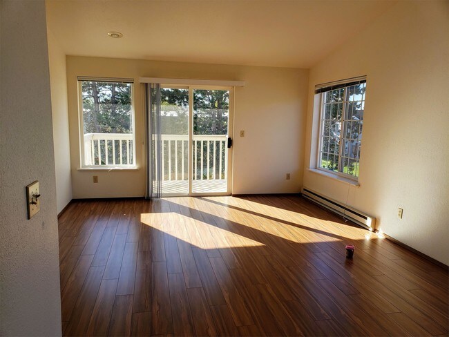 Photo - 1108 E Maryland St Unidad 2