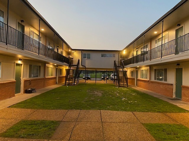Photo - 4045 W Bellfort Ave