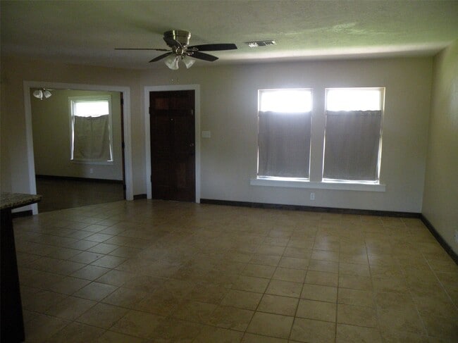 Photo - 319 N Hunt St