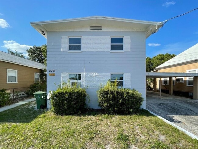 Building Photo - 2704 E Columbus Dr Unit A