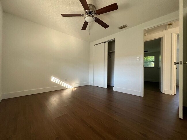 Photo - 9325 Goldenrod Rd Unidad B