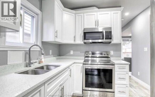 Photo - 1141 Hall Ave