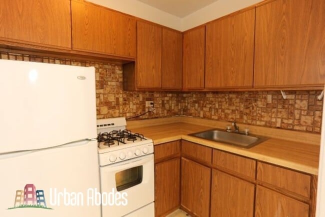 Photo - 727 W Belmont Ave Unit J02W
