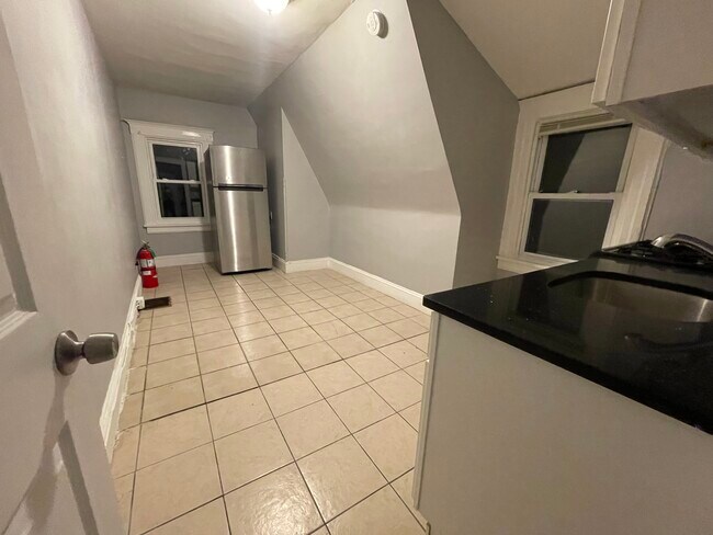 186 Central Ave Unit 3