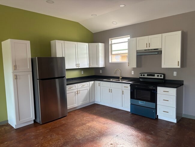 Photo - 3246 Meadow Ln