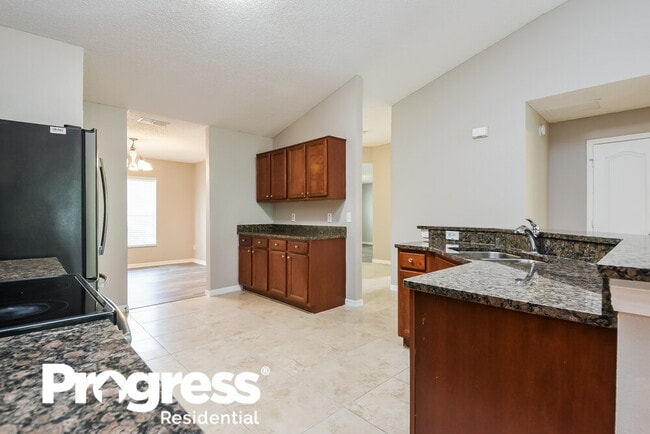 Photo - 118 Newham Way