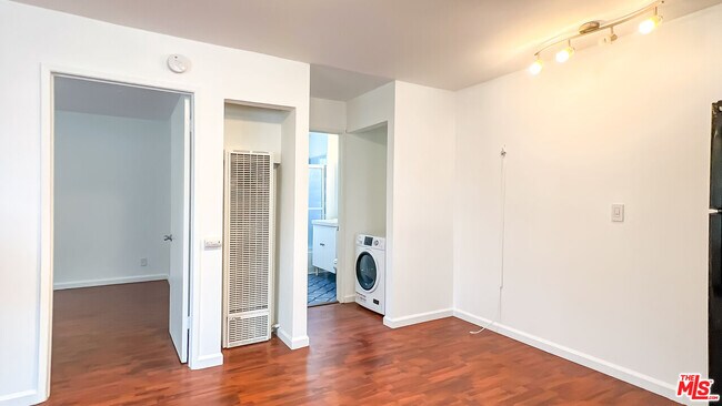 Photo - 4229 Gateway Ave