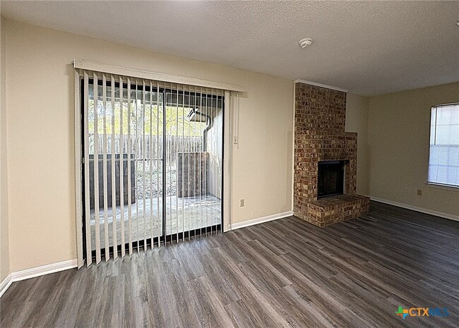 3901 Hereford Ln Unidad D