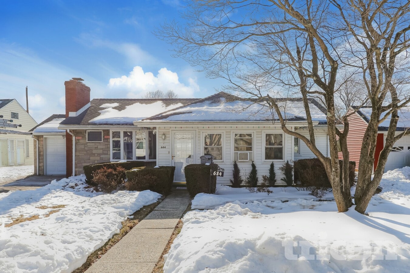 Photo - 684 Austin Dr