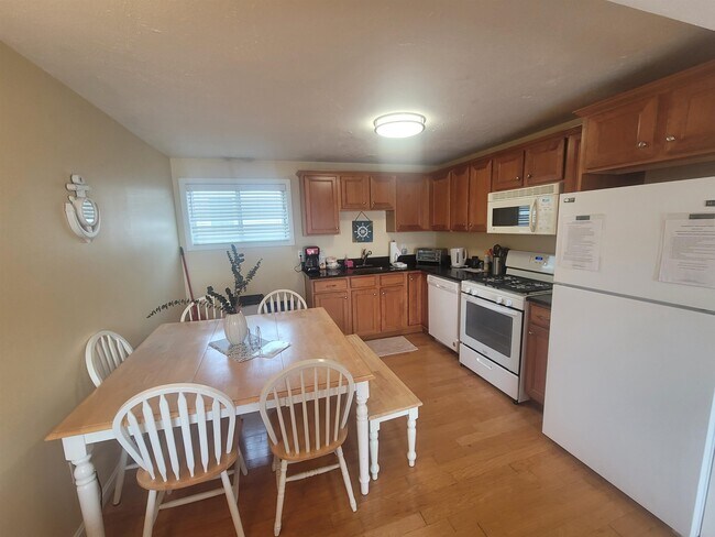 Photo - 89 Ashworth Ave Unit 8